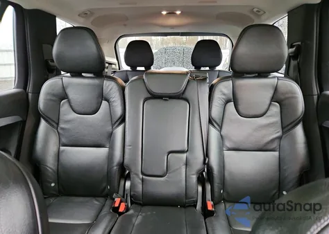 2018 Volvo Xc90 T5 z USA, uszkodzony, nr VIN YV4102CK3J1383275